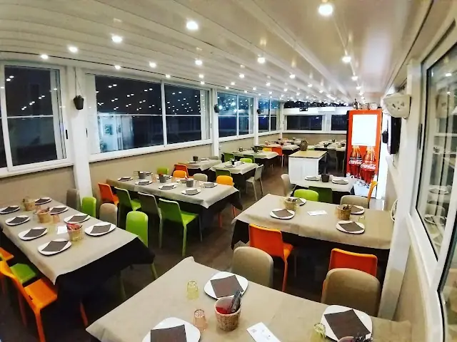 Quattro Quarti — Pizzeria con Cucina